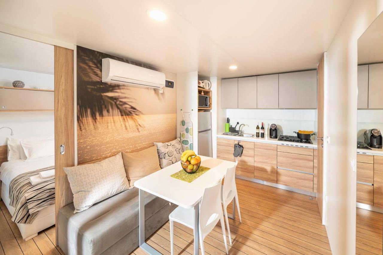 Mobile Home Joy Porton Biondi Rovinj Exterior photo